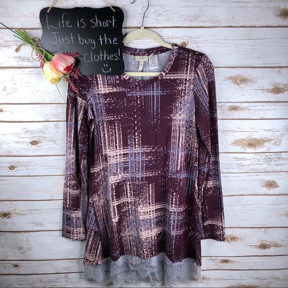 LOGO by Lori Goldstein Tops - LOGO purple gray print lace hem layered tunic top